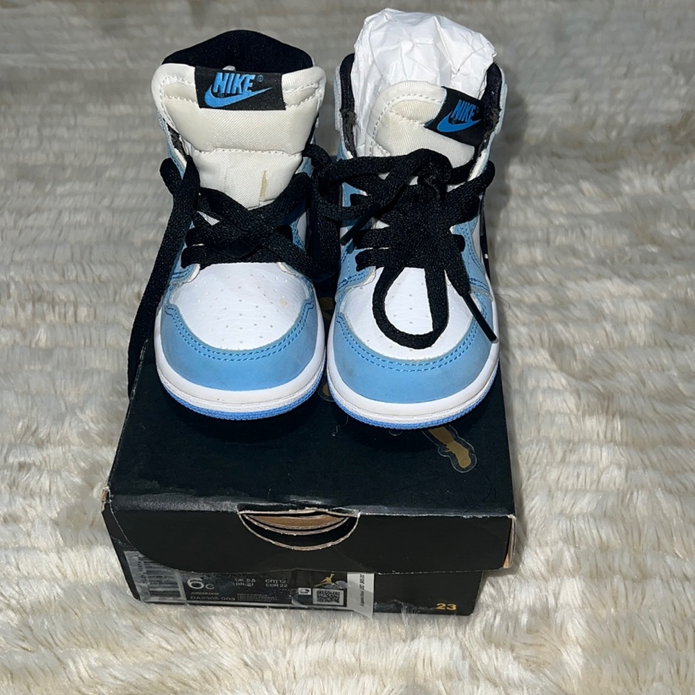 Jordan 1’s blue black and white toddler sneaker